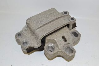 Audi Q3 8U 11-15 Support gear holder gear bearing left
