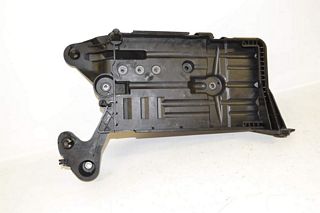 VW Passat 3G B8 14- Battery box Battery Console lower part