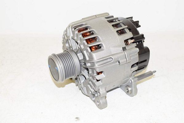 VW T-Roc A1 17- Alternator Lima three-phase generator Valeo 14V 140A with freewheel as good as new