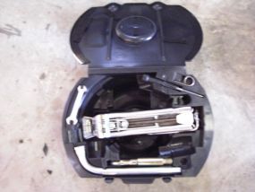 VW Polo 9N 02-05 Tool Kit tool Jack etc