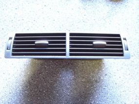 Audi A4 B6 8E 00-04 air nozzle grille Middle